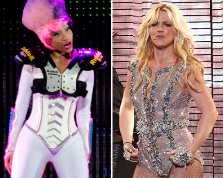 Billboard Music Awards: Britney Spears participa de performance de Nicki Minaj Princesa do Pop voltou ao palco depois de performance sexy com Rihanna.